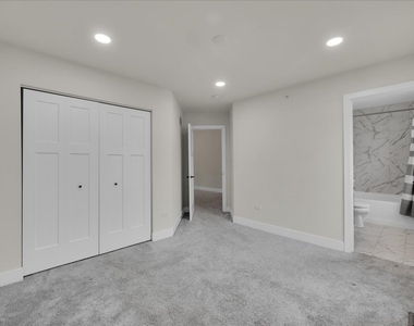 29w710 Cambridge Court - Photo Thumbnail 17