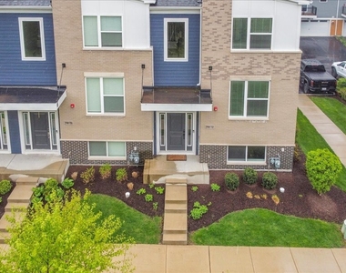 29w710 Cambridge Court - Photo Thumbnail 26