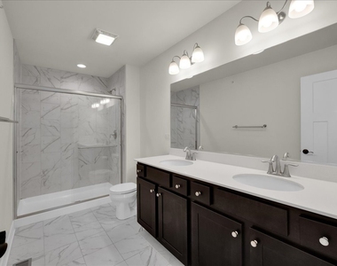 29w710 Cambridge Court - Photo Thumbnail 14