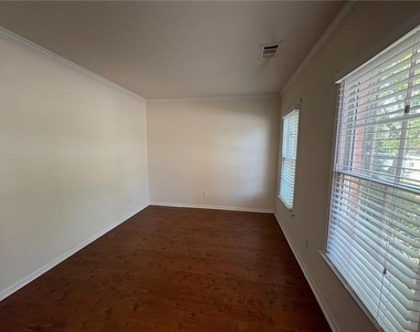 3409 White Sands Way - Photo Thumbnail 2