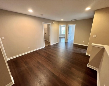 1627 Trailview Way Ne - Photo Thumbnail 5