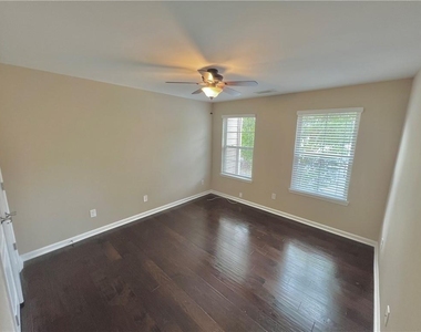 1627 Trailview Way Ne - Photo Thumbnail 8