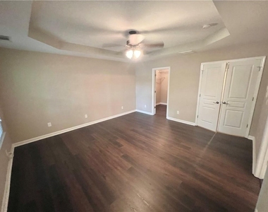 1627 Trailview Way Ne - Photo Thumbnail 6
