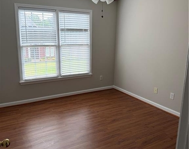 2320 Kennesaw Oaks Trail Nw - Photo Thumbnail 16