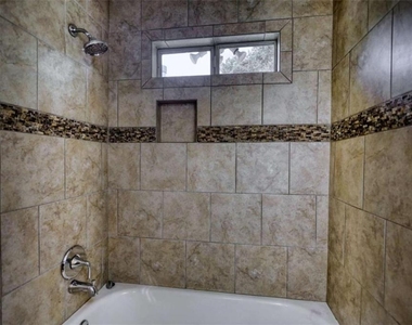 2119 Sw Briar Glen Lane Sw - Photo Thumbnail 22