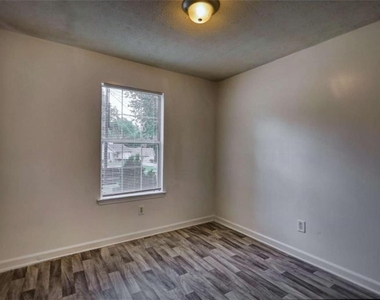 2119 Sw Briar Glen Lane Sw - Photo Thumbnail 24