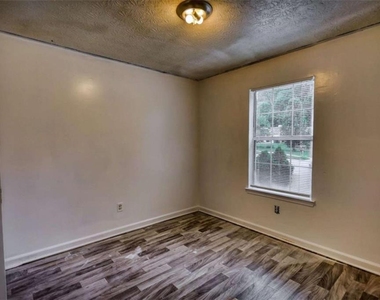 2119 Sw Briar Glen Lane Sw - Photo Thumbnail 26