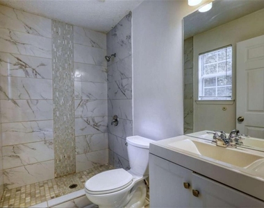 2119 Sw Briar Glen Lane Sw - Photo Thumbnail 16
