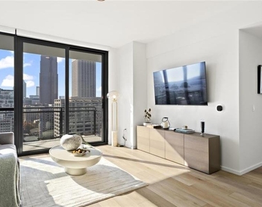 811 Peachtree Street Ne - Photo Thumbnail 5