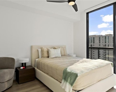 811 Peachtree Street Ne - Photo Thumbnail 8