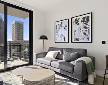 811 Peachtree Street Ne - Photo Thumbnail 4