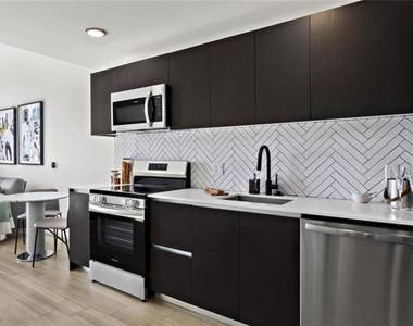 811 Peachtree Street Ne - Photo Thumbnail 1