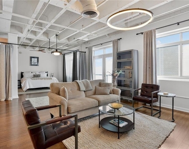 805 Peachtree Street Ne - Photo Thumbnail 6