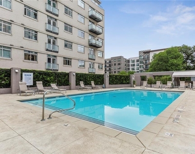 805 Peachtree Street Ne - Photo Thumbnail 1