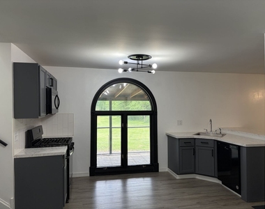 8365 W Lincoln Highway - Photo Thumbnail 4