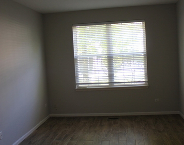 3103 Falling Waters Lane - Photo Thumbnail 9