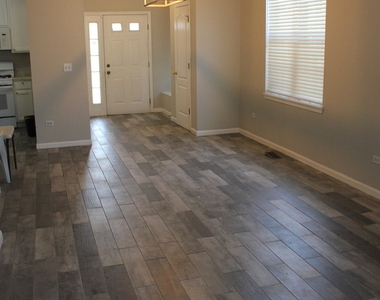 3103 Falling Waters Lane - Photo Thumbnail 6