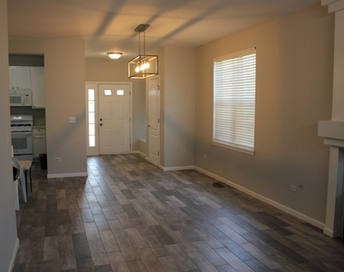 3103 Falling Waters Lane - Photo Thumbnail 5