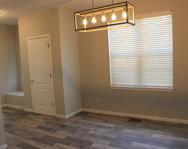 3103 Falling Waters Lane - Photo Thumbnail 4