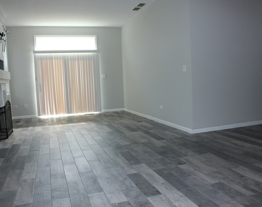 3103 Falling Waters Lane - Photo Thumbnail 11