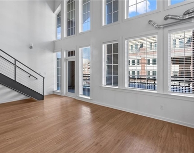 230 18th Street - Photo Thumbnail 2