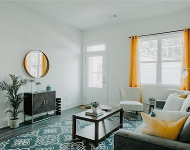 123 Mayson Avenue Ne - Photo Thumbnail 3