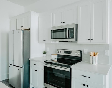 123 Mayson Avenue Ne - Photo Thumbnail 4