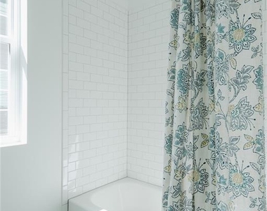 123 Mayson Avenue Ne - Photo Thumbnail 8