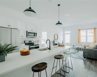 123 Mayson Avenue Ne - Photo Thumbnail 1
