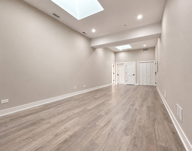 3214 W Lawrence Avenue - Photo Thumbnail 2