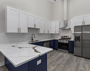3214 W Lawrence Avenue - Photo Thumbnail 4