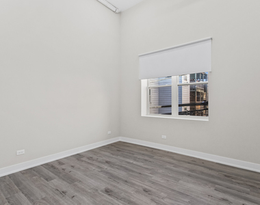 3214 W Lawrence Avenue - Photo Thumbnail 7