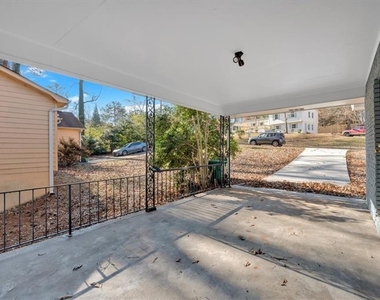 2080 Bluffton Way - Photo Thumbnail 16