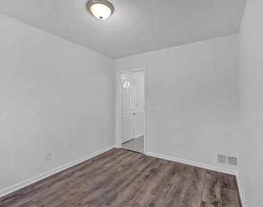 2080 Bluffton Way - Photo Thumbnail 28