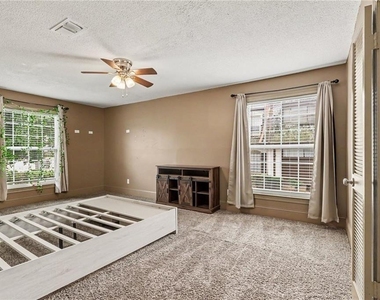 129 Rue Fontaine - Photo Thumbnail 18