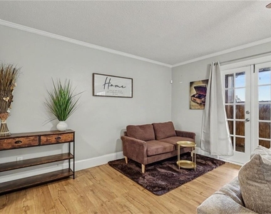 129 Rue Fontaine - Photo Thumbnail 6