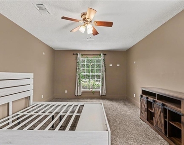 129 Rue Fontaine - Photo Thumbnail 17