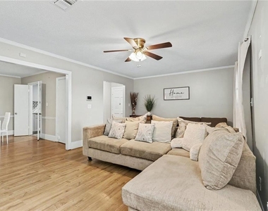 129 Rue Fontaine - Photo Thumbnail 5
