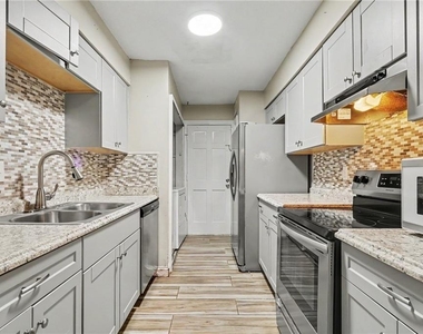 129 Rue Fontaine - Photo Thumbnail 11