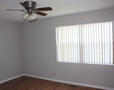 410 Ashwood Court - Photo Thumbnail 9