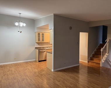 410 Ashwood Court - Photo Thumbnail 4