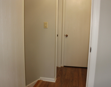410 Ashwood Court - Photo Thumbnail 14