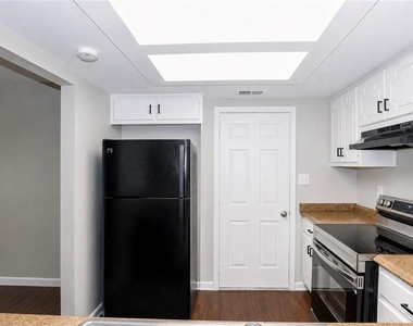 8671 Woodside Lane - Photo Thumbnail 7