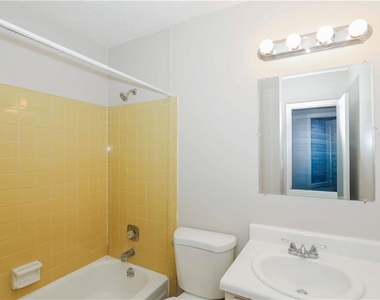 8671 Woodside Lane - Photo Thumbnail 10