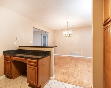1468 Briarwood Road Ne - Photo Thumbnail 16