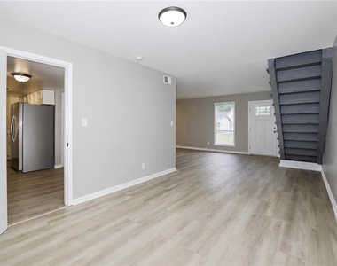 779 Edenton Court - Photo Thumbnail 4