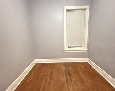 7031 S Laflin Street - Photo Thumbnail 14