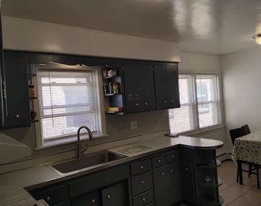 5452 N Central Avenue - Photo Thumbnail 7