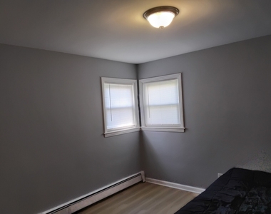 5452 N Central Avenue - Photo Thumbnail 11