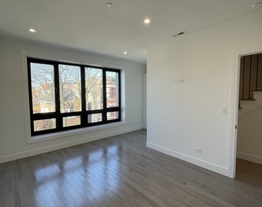 719 N Elizabeth Street - Photo Thumbnail 10